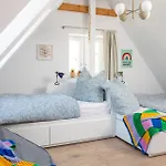 Luv Und Ferienhaus *