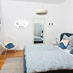 Luv Und Ferienhaus *